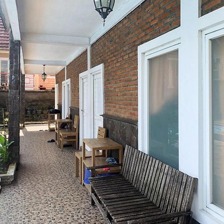 Urbanview Hotel Villa Q Gisting Bandjarnegeri Ngoại thất bức ảnh