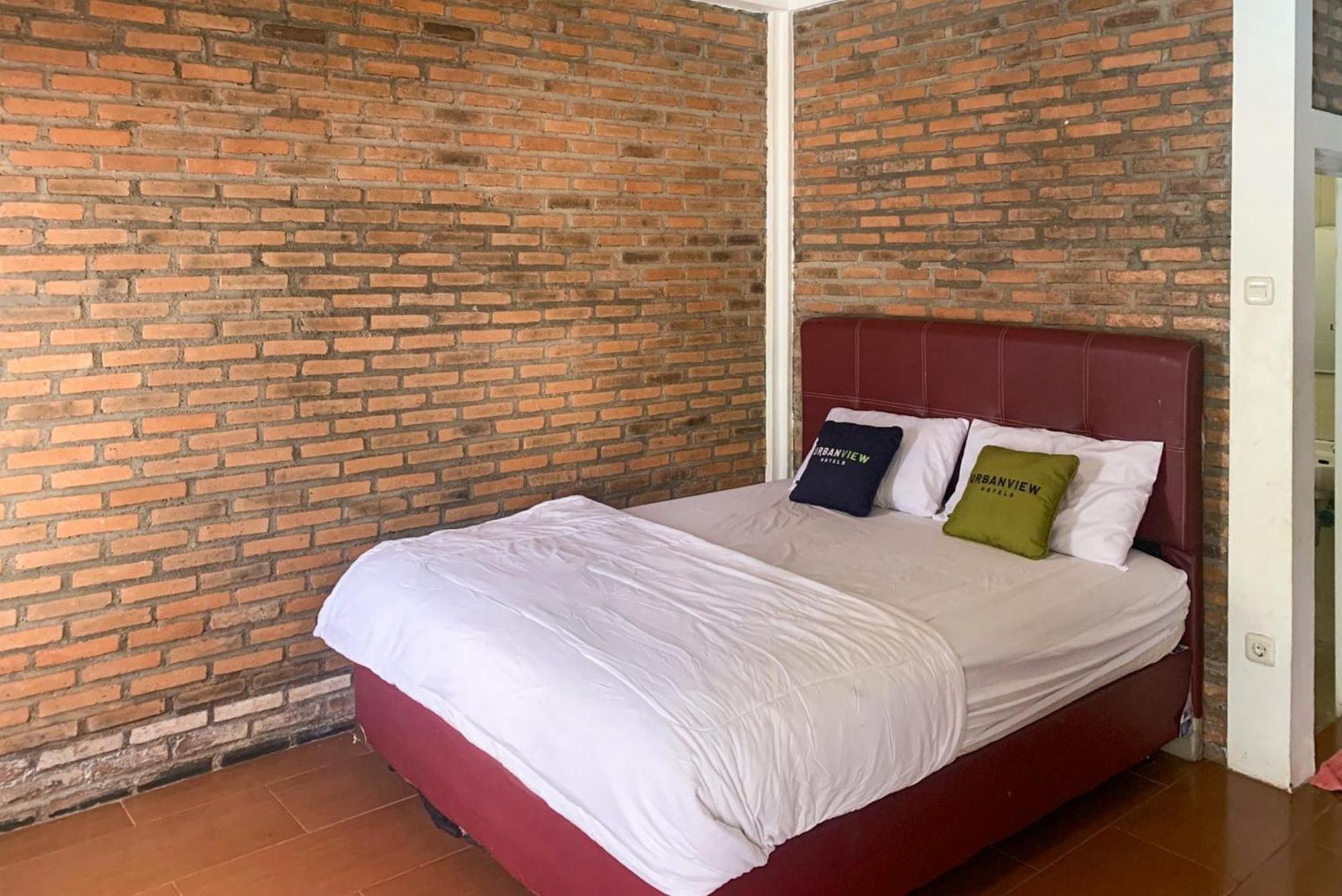 Urbanview Hotel Villa Q Gisting Bandjarnegeri Ngoại thất bức ảnh