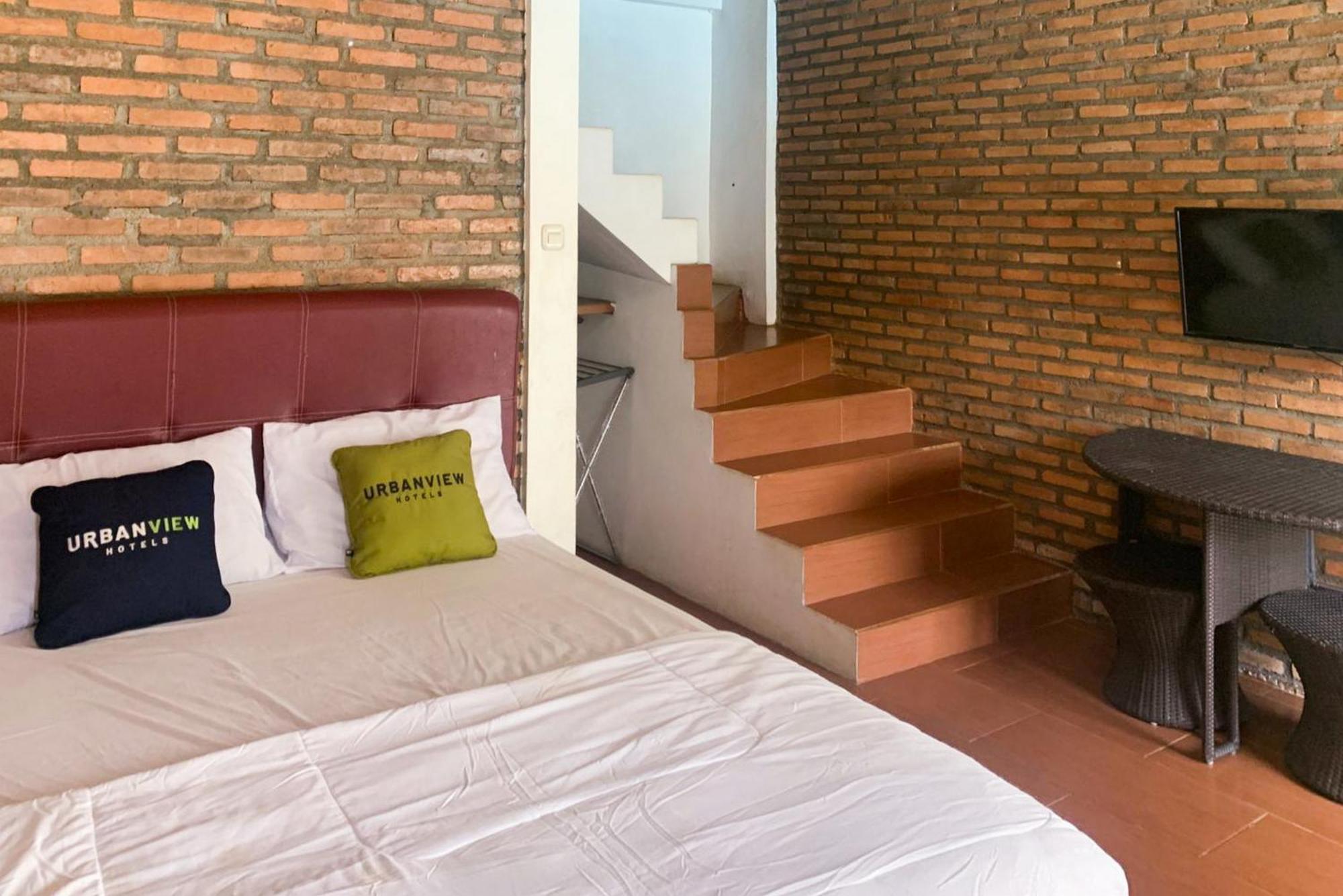 Urbanview Hotel Villa Q Gisting Bandjarnegeri Ngoại thất bức ảnh