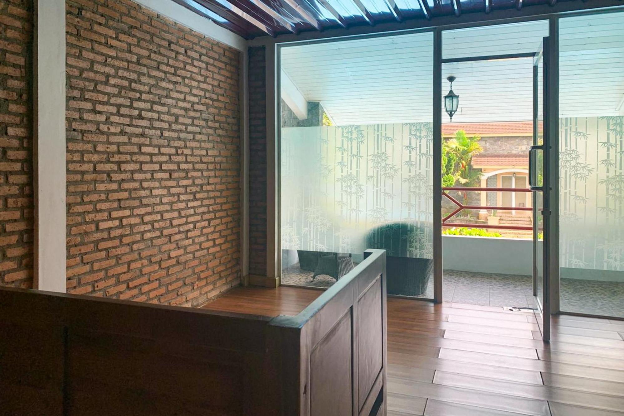 Urbanview Hotel Villa Q Gisting Bandjarnegeri Ngoại thất bức ảnh