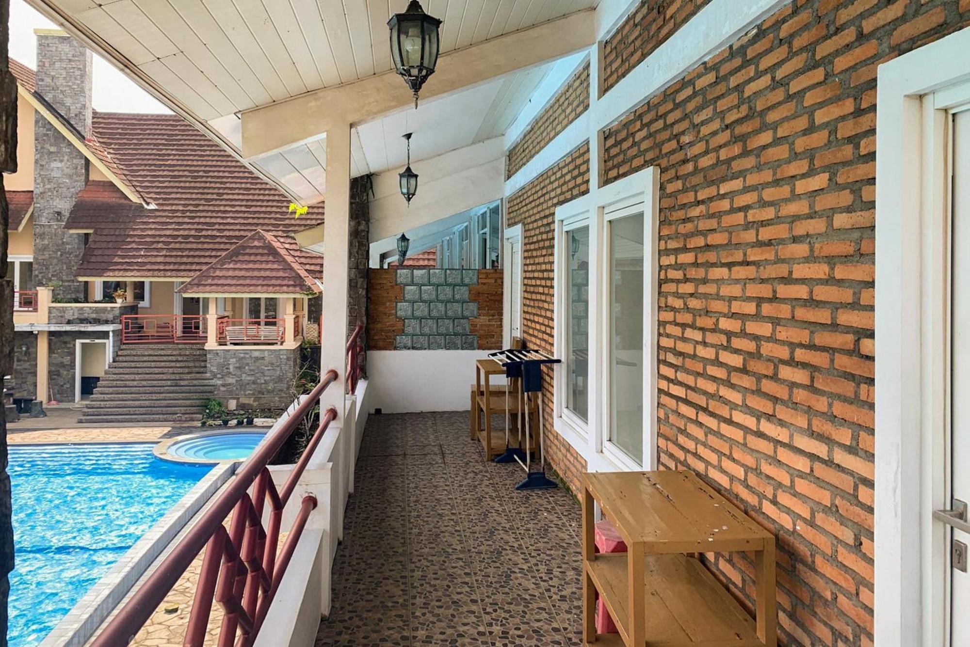 Urbanview Hotel Villa Q Gisting Bandjarnegeri Ngoại thất bức ảnh