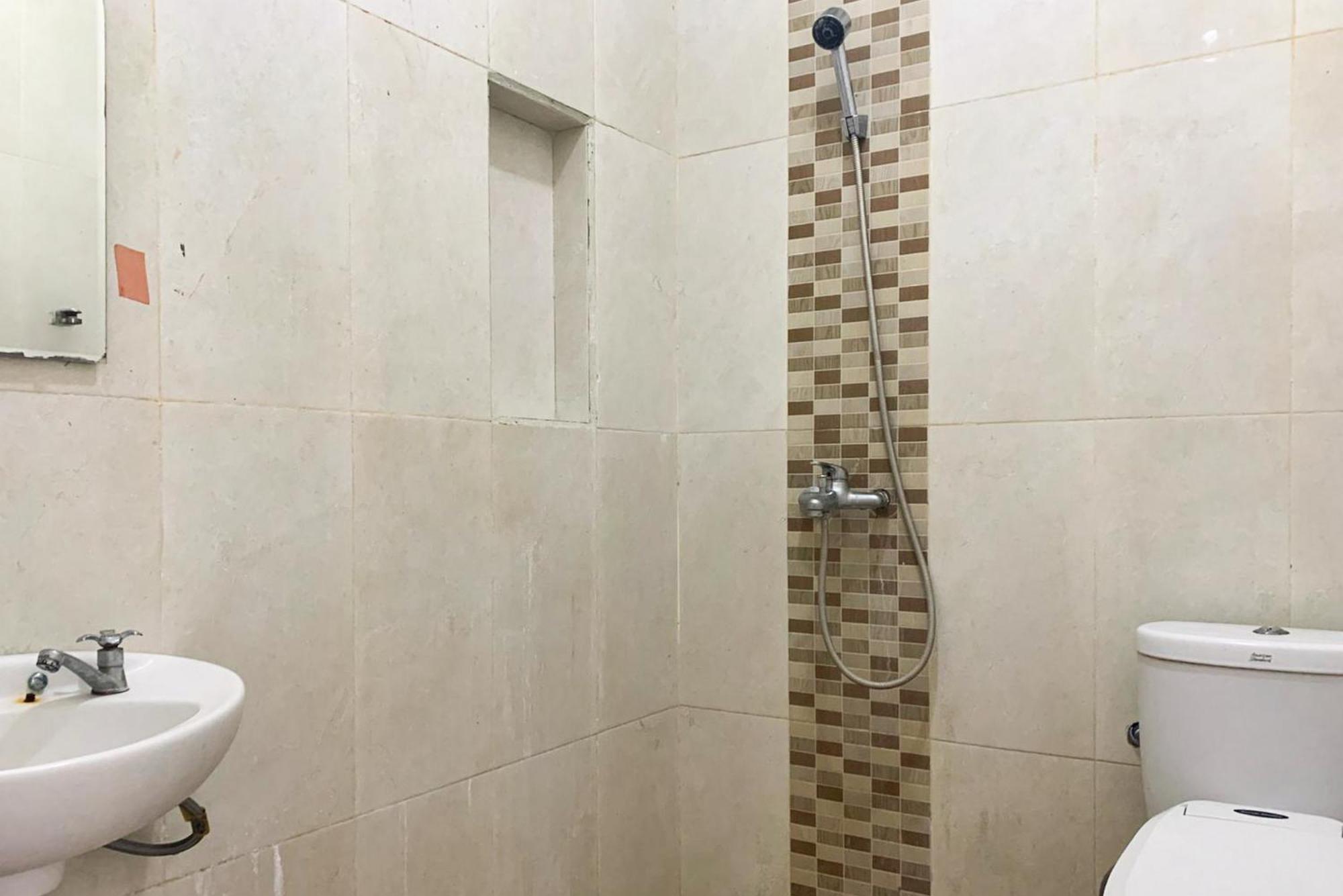 Urbanview Hotel Villa Q Gisting Bandjarnegeri Ngoại thất bức ảnh