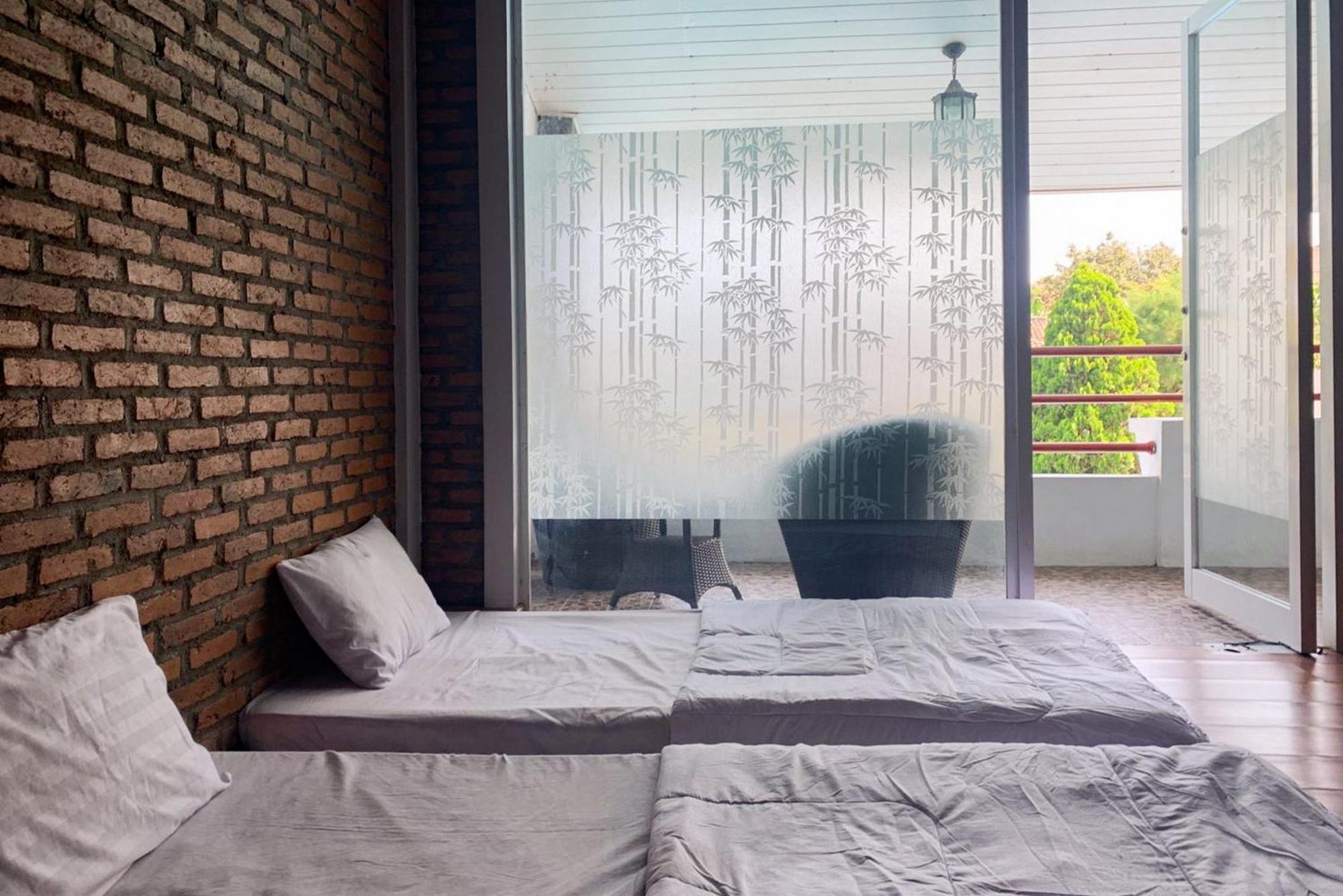 Urbanview Hotel Villa Q Gisting Bandjarnegeri Ngoại thất bức ảnh
