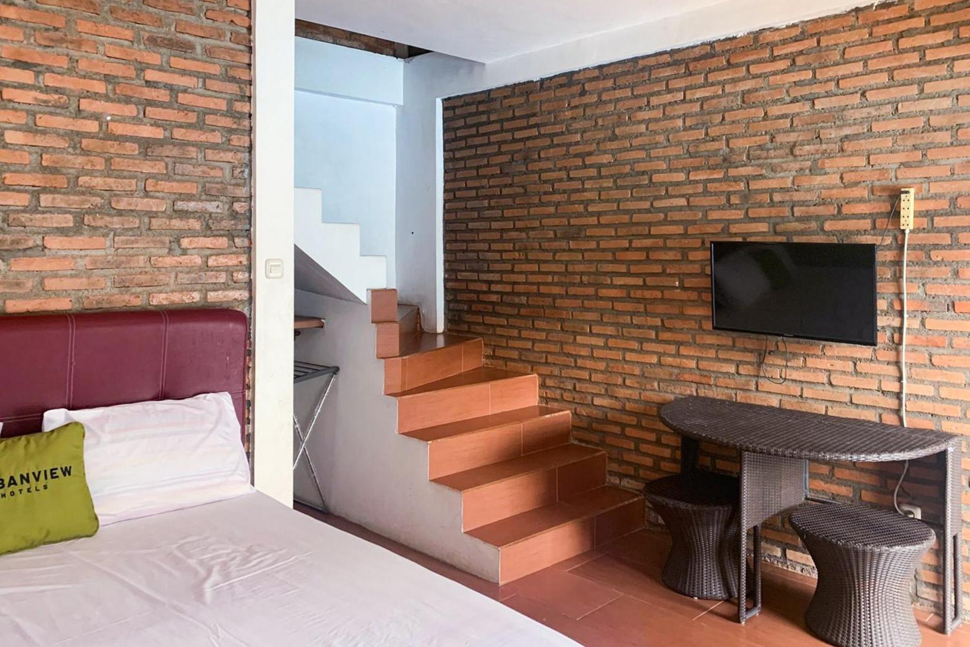 Urbanview Hotel Villa Q Gisting Bandjarnegeri Ngoại thất bức ảnh